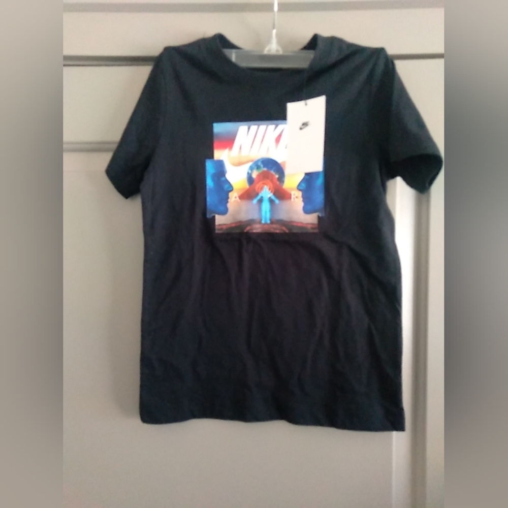 Nike Boys Size XSmall Galactic Logo Black Tee
